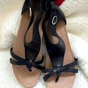Earth Thong Sandals… Black ..Size 10